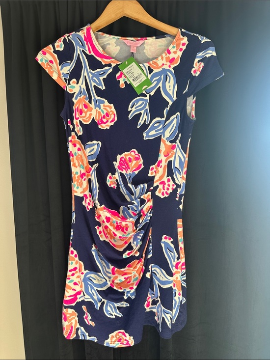 Lilly Pulitzer Dresses & Skirts - Floral Navy Cap-Sleeve Ruched Dress
